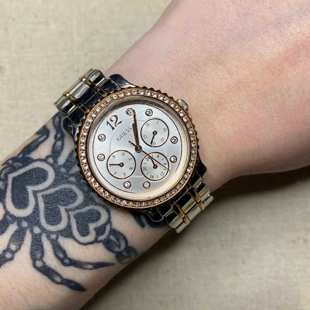 💛 Guess Gold Tone Crystal Watch